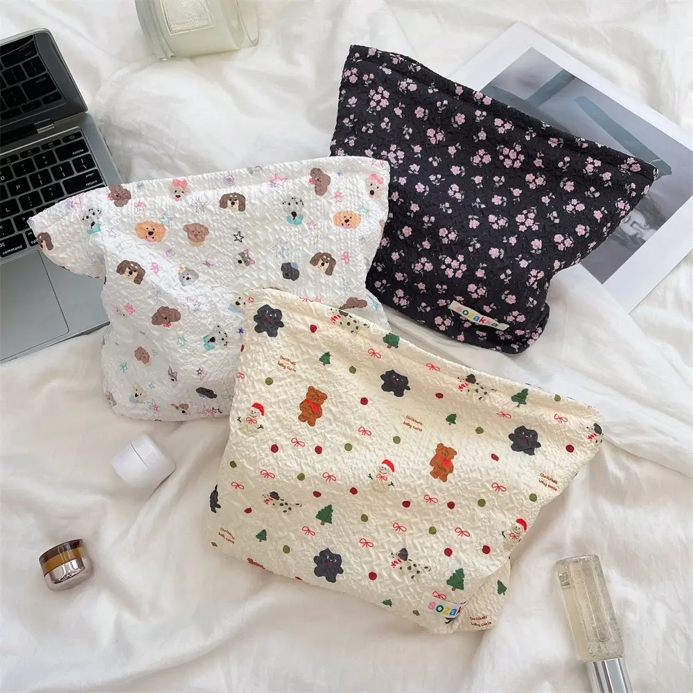 Large Capacity Travel Makeup Bag Cute Cartoon Flowers Cosmetic Organizer for Women Portable Pouch