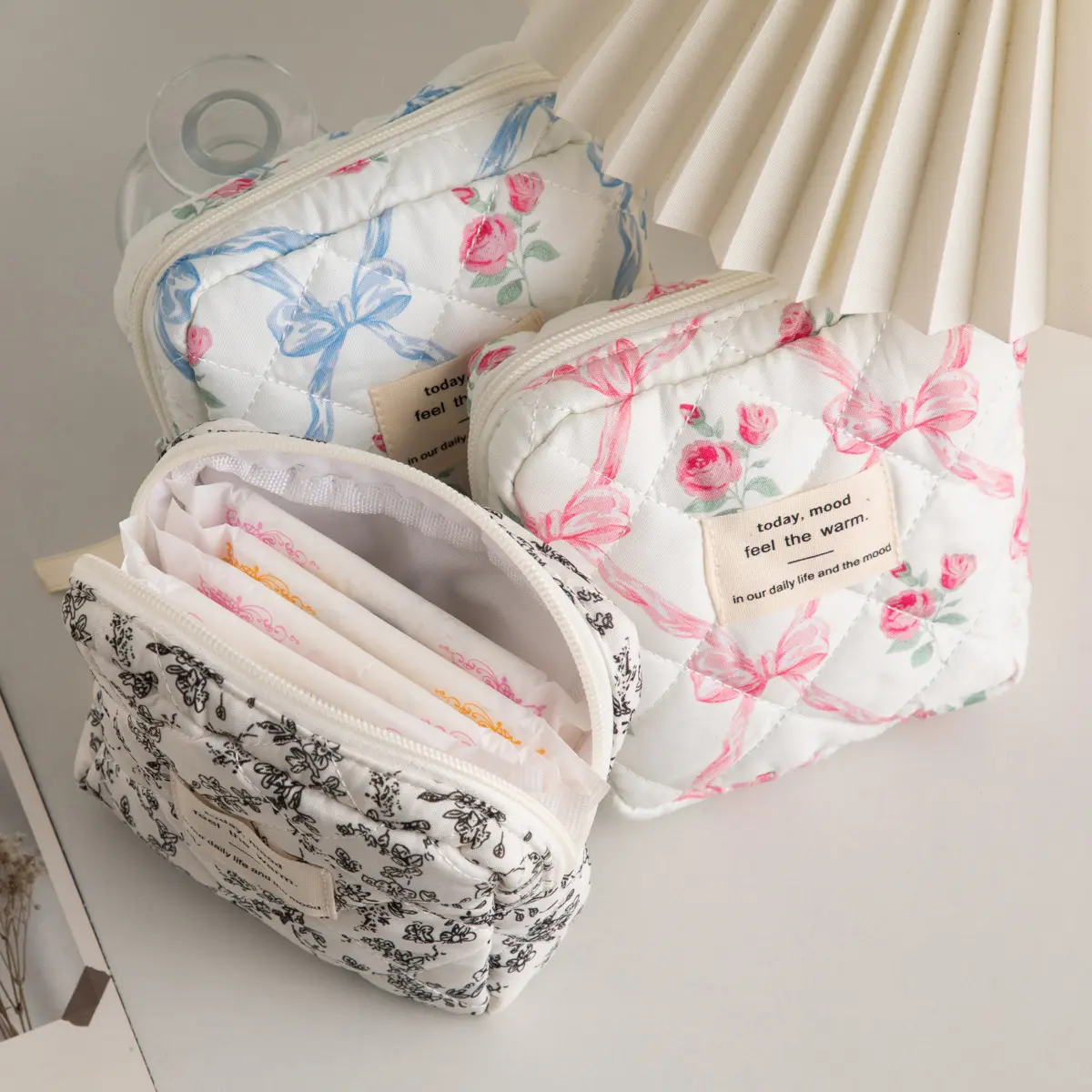 Mini Cute Square Cosmetic Bag Women Portable Earphones Lipstick Sanitary Napkins Storage Pouch Small Makeup Zipper Bags
