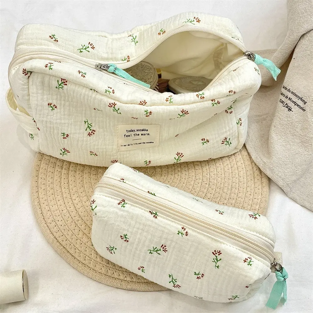 Large Capacity Blue Floral Cosmetic Bag Travel Toiletry Organizer Makeup Pouch for Women Travel Make Up Organizer Storage Bags