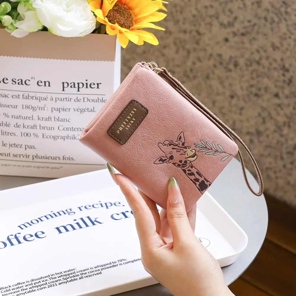 Women Short Wallet Cute Giraffe Design Girls Zipper Coin Purse Lady ID & Credit Card Holder Quality PU Leather Small Clutch Bag