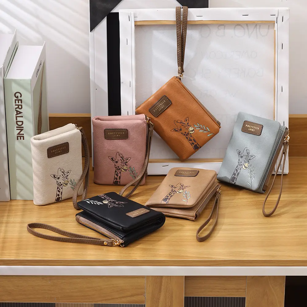 Women Short Wallet Cute Giraffe Design Girls Zipper Coin Purse Lady ID & Credit Card Holder Quality PU Leather Small Clutch Bag