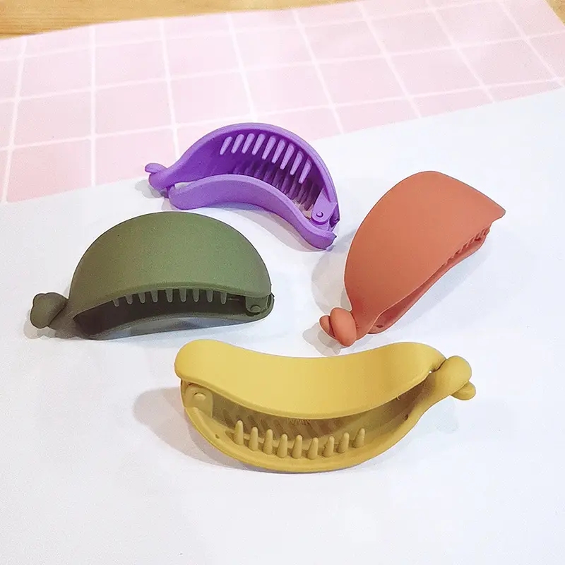 Korean Frosted Hair Claws All-Match Curve Solid Color Headwear Women Girls Cute Ponytail Holder Banana Shape Clamps Accessories