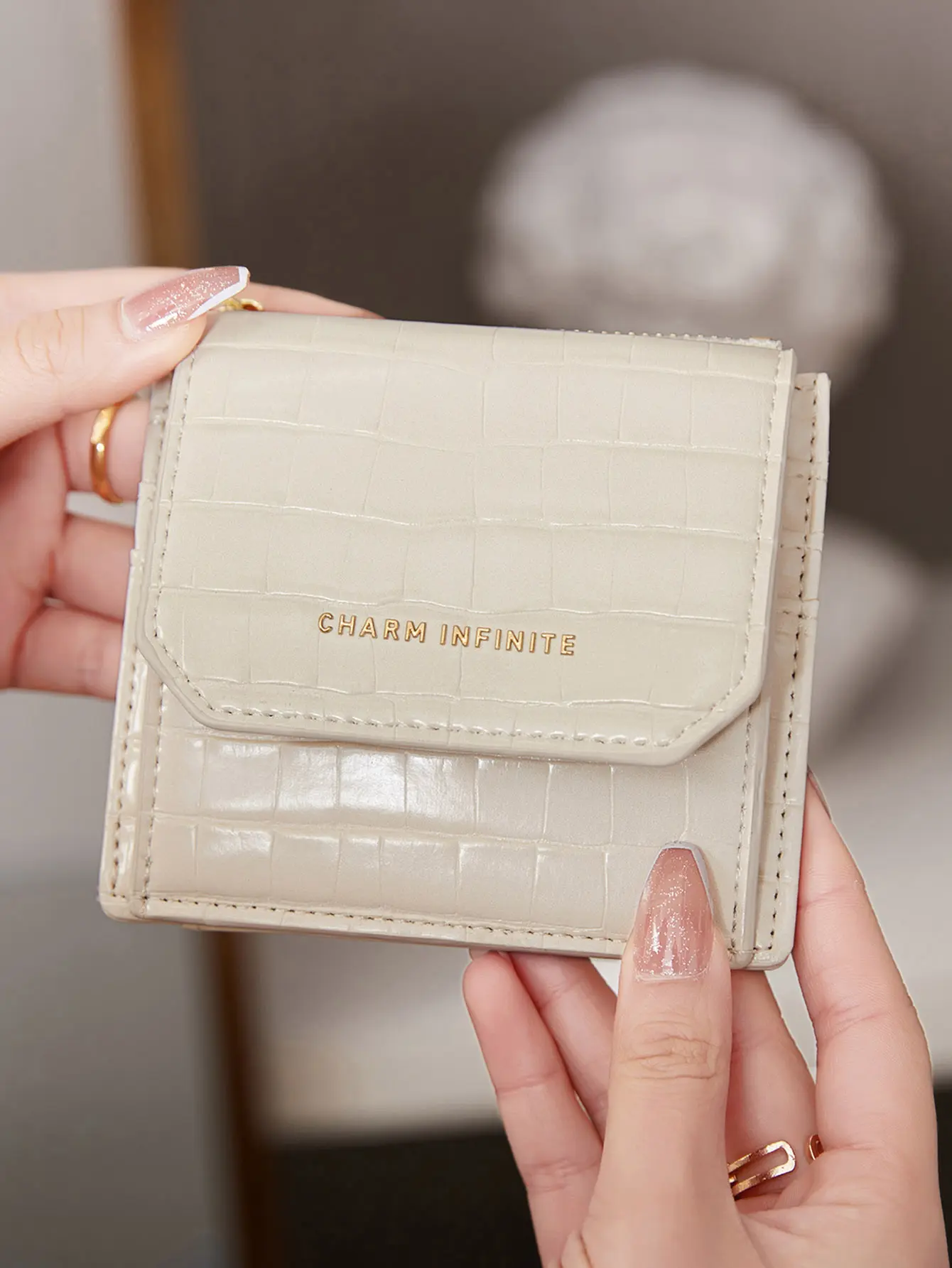 Fashionable short women's wallet PU leather three fold multifunctional card holder coin wallet with crocodile patternsmallwallet