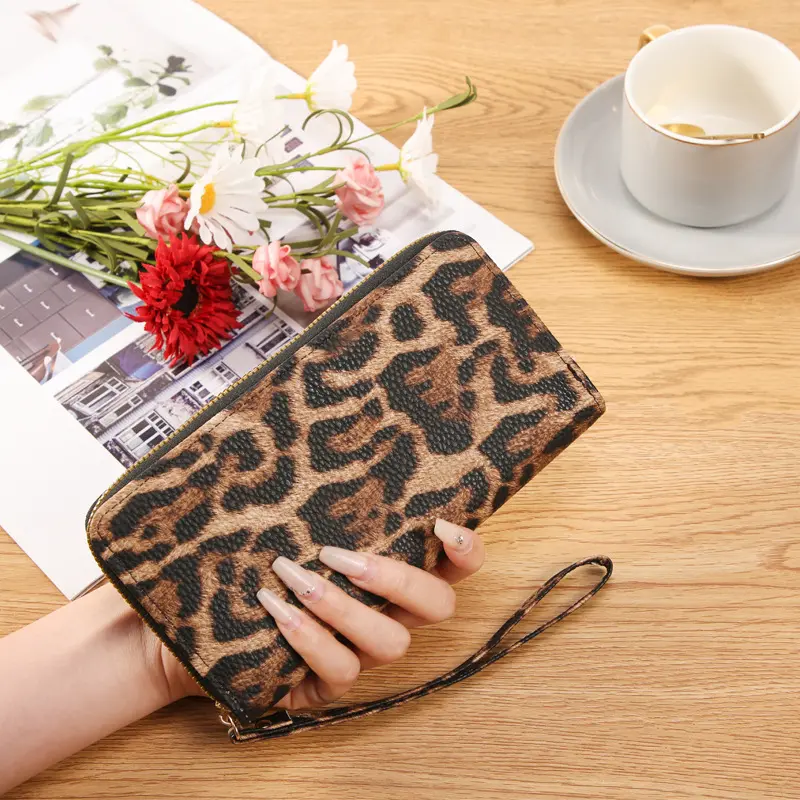 Vintage Leopard Print Long Wristlet Wallet Clutch for Women Leather Zipper Cell Phone Purse Credit Card Wallet with Coin Pocket
