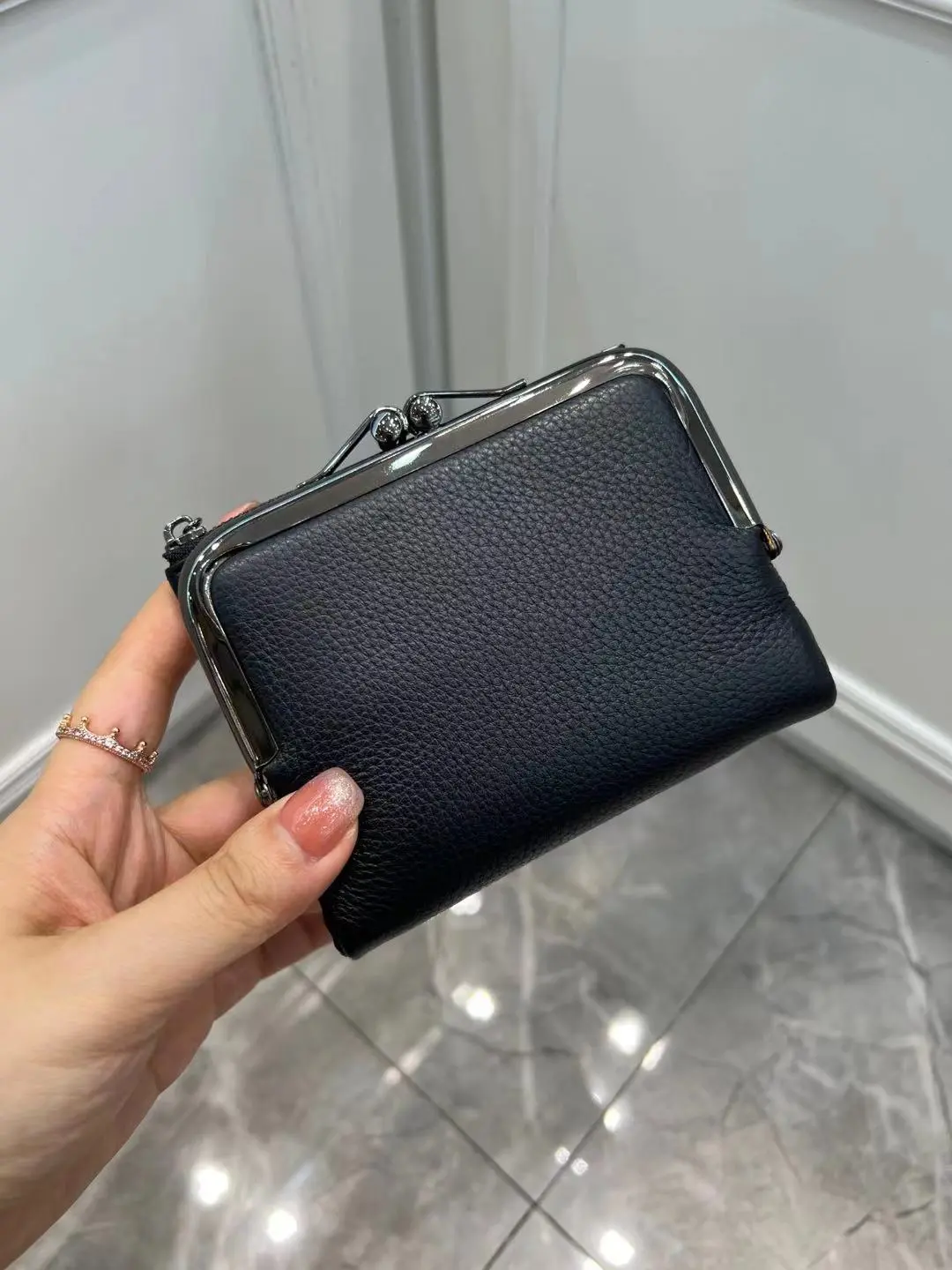 Coin Purse Genuine Leather Retro Handbag Short Wallet Women's Multifunctional Clip Zero Wallet Cowhide wallets Card holder