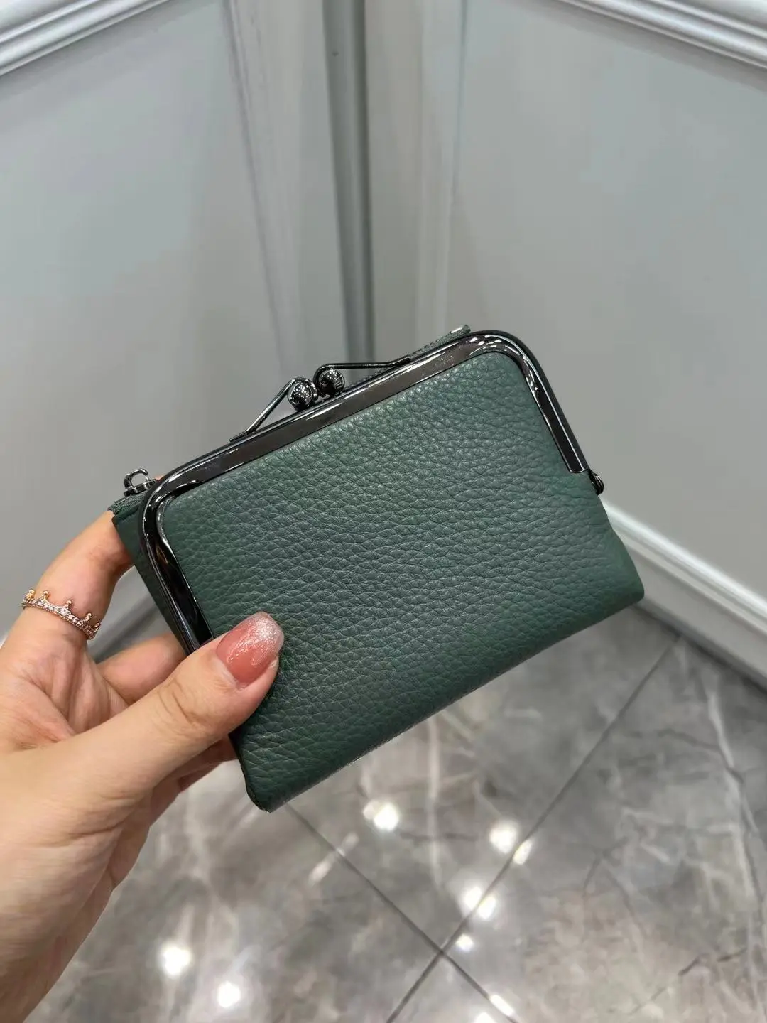 Coin Purse Genuine Leather Retro Handbag Short Wallet Women's Multifunctional Clip Zero Wallet Cowhide wallets Card holder