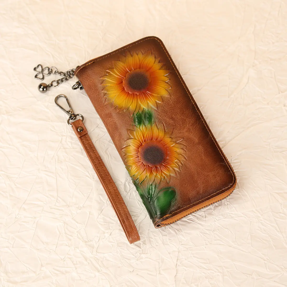 Women's long wallet, new retro wallet, embossed handmade spray painted coin purse, zipper wallet, hand-held bag, European and Am