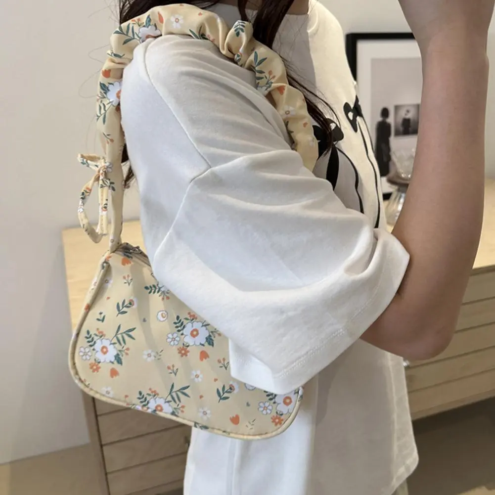 Korean Dongdaemun New 2025 Fresh Floral Canvas Bag Women's Street Underarm Single Shoulder Bag Large Capacity Women's Bag