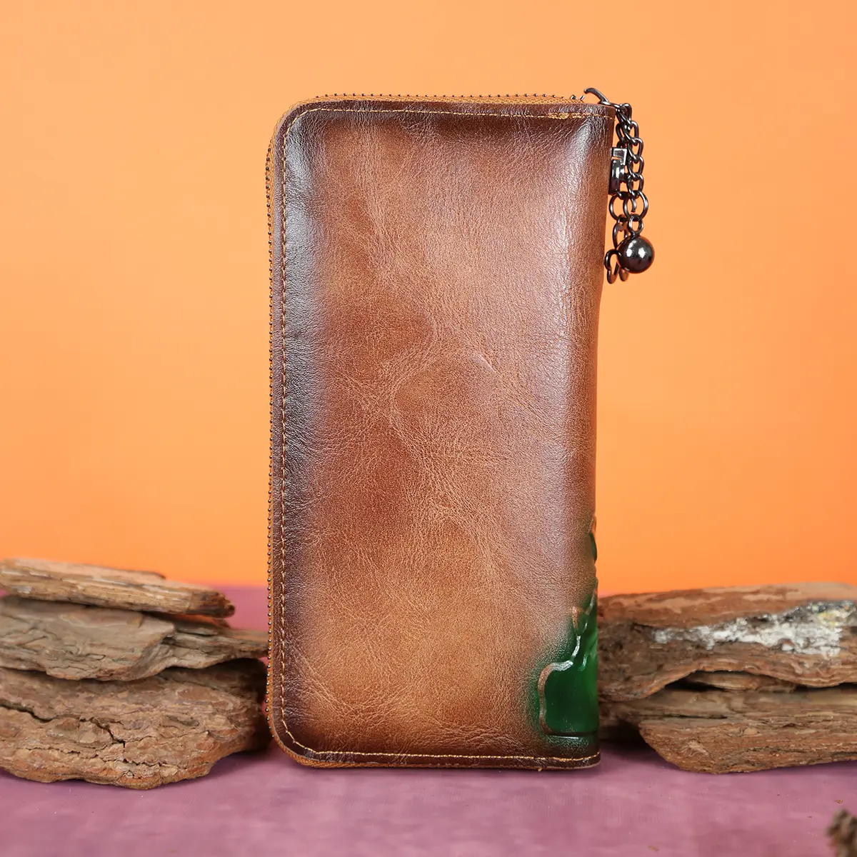 Women's long wallet, new retro wallet, embossed handmade spray painted coin purse, zipper wallet, hand-held bag, European and Am