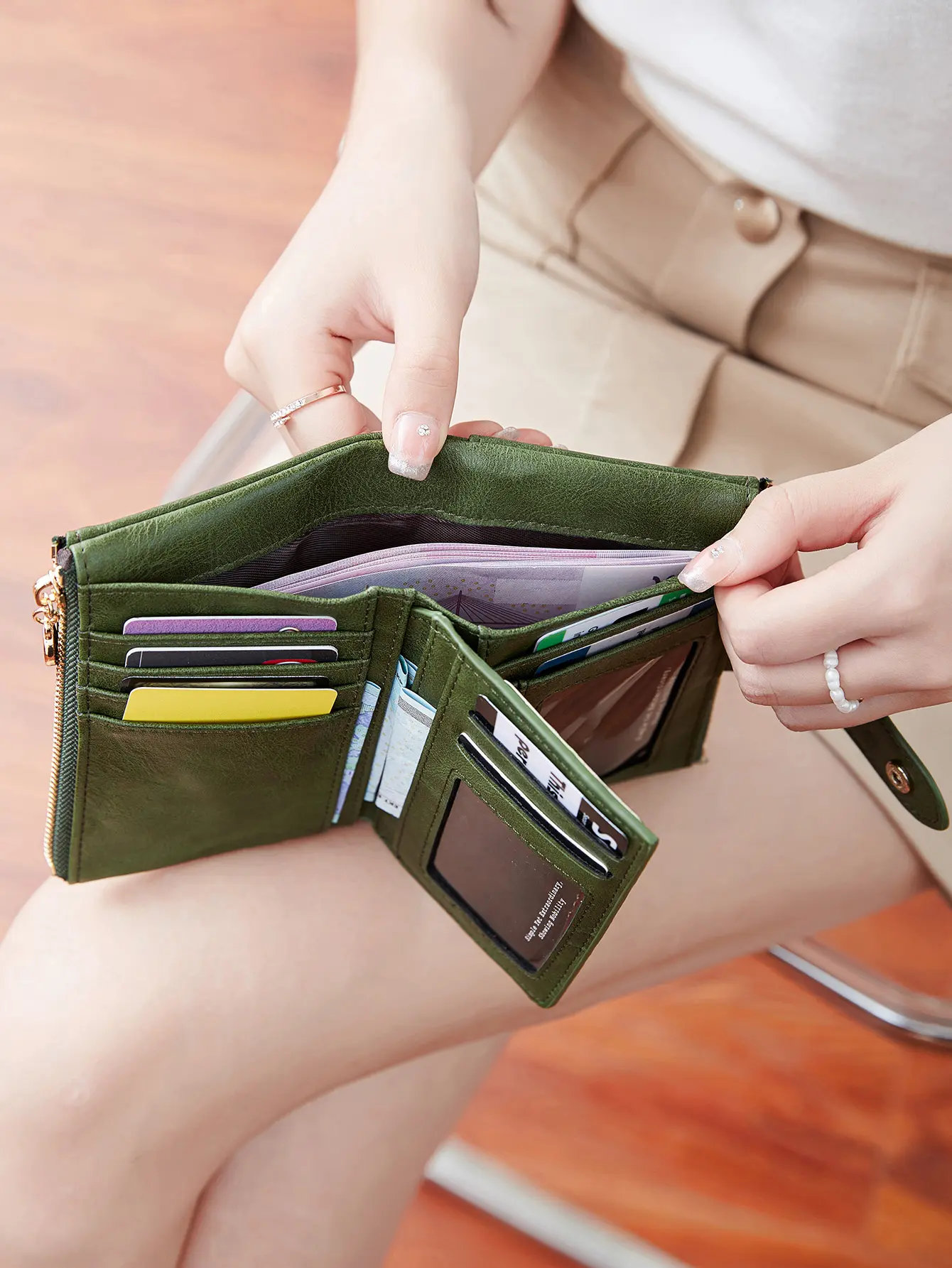 Minimalist Women's Three Layer Wallet RFID Blocking Multiple Card Slots Large Capacity Zero Wallet Double Zipper Short wallet