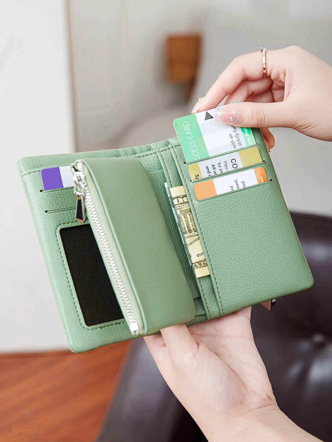 Fashion Soft PU Solid Color Short Wallet Metal Decoration Small Wallet Zipper Coin Pocket simple Portable Trifold Women Purse