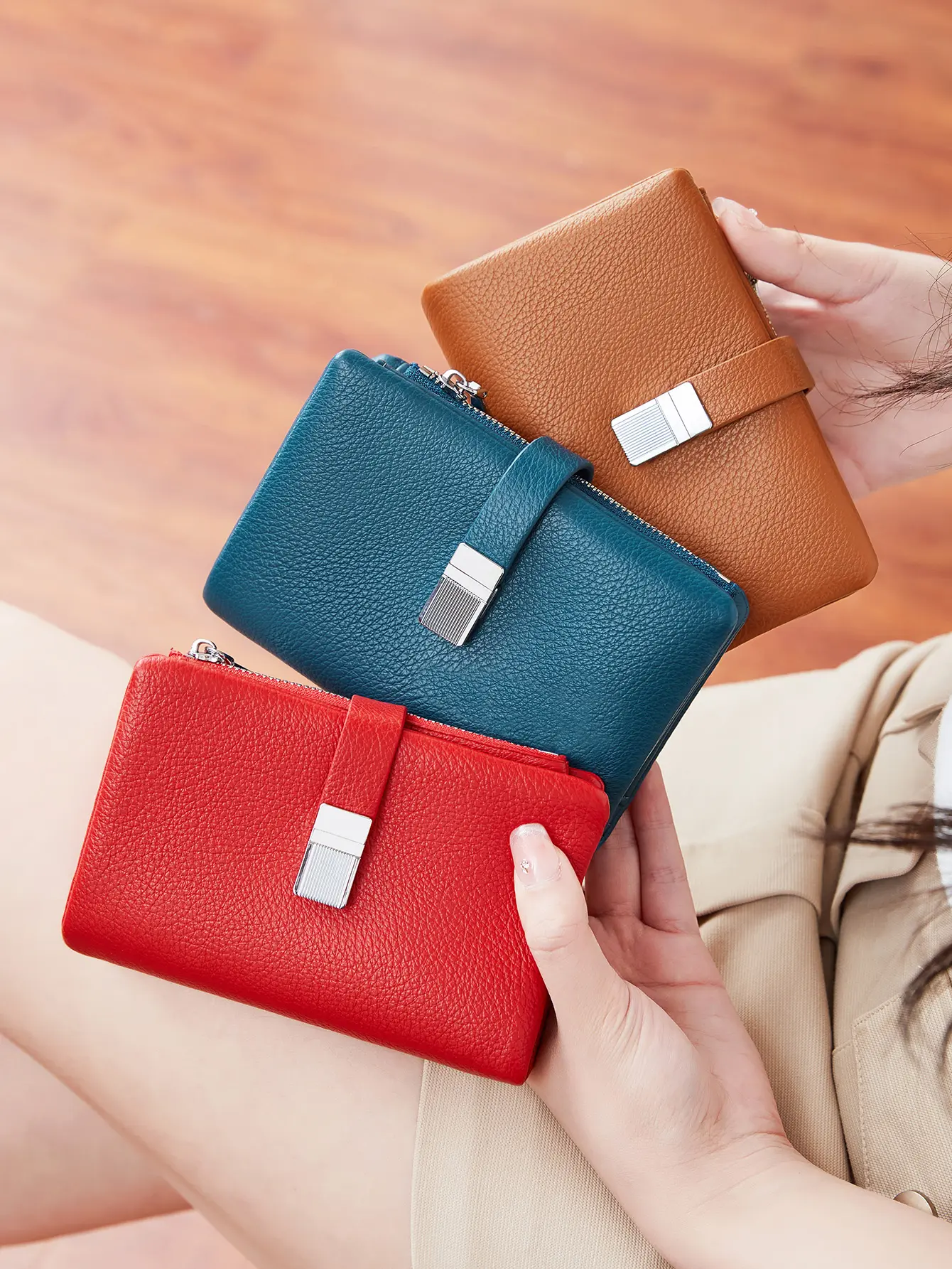 Fashion Soft PU Solid Color Short Wallet Metal Decoration Small Wallet Zipper Coin Pocket simple Portable Trifold Women Purse