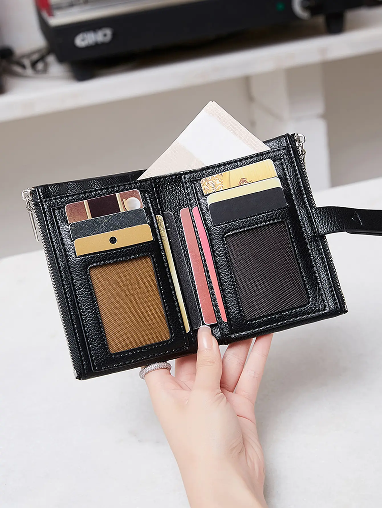 Minimalist Women's Wallet Short Folding Card Bag High QualityPUMulti functional Pocket Business Card ClipClassicZipper MoneyClip