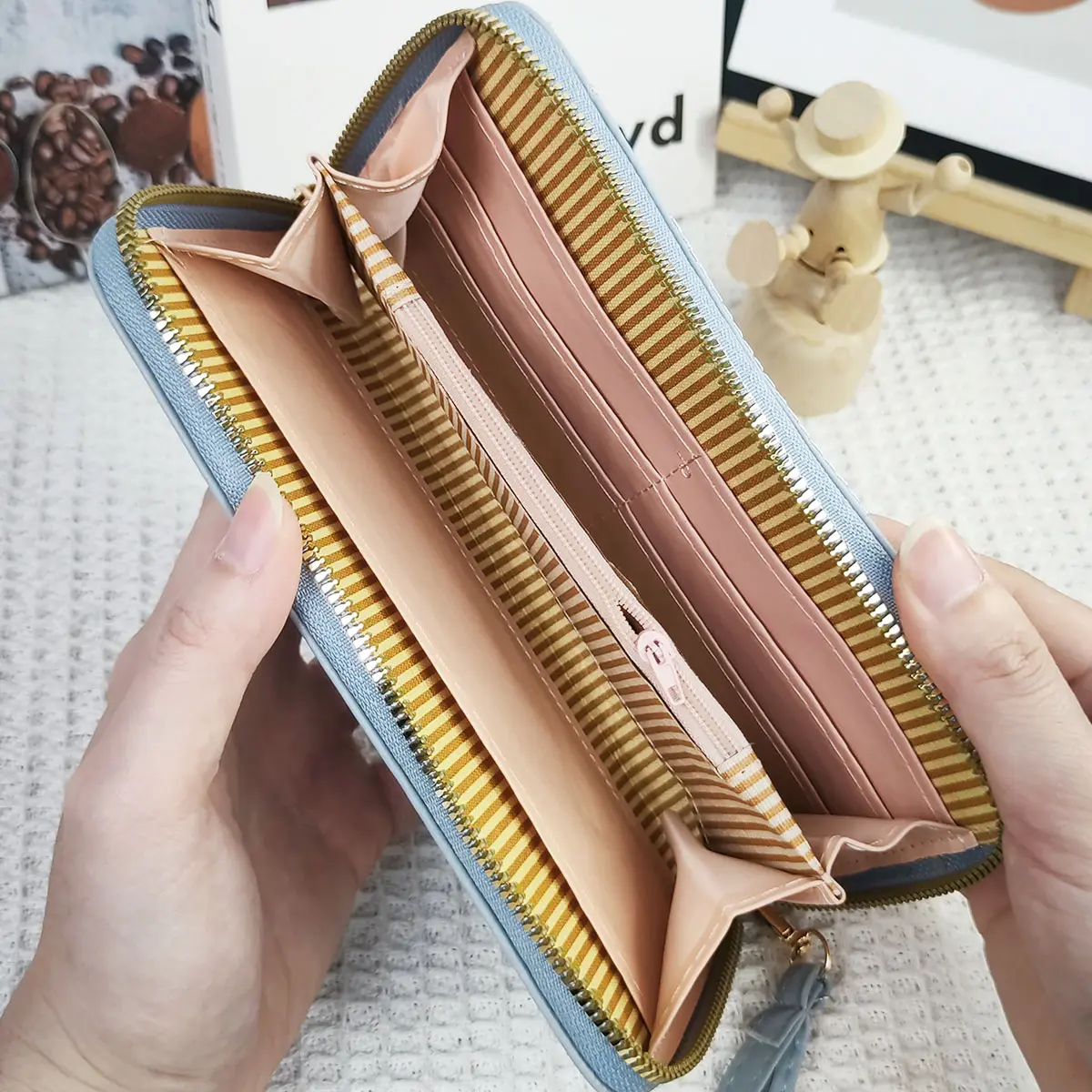 Women's wallet long letter embroidered women's long zipper versatile wallet large capacity mobile wallet