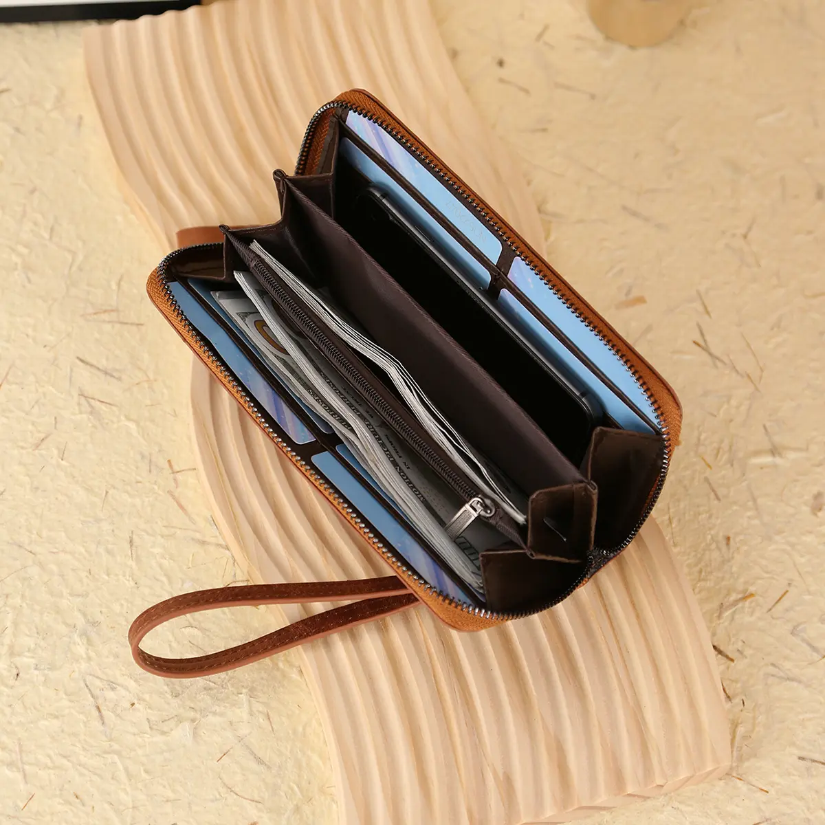 Ladies' Handbag New Retro Embossed Pattern Phone Bag Multi Card Long Wallet Fashion Spray Handbag