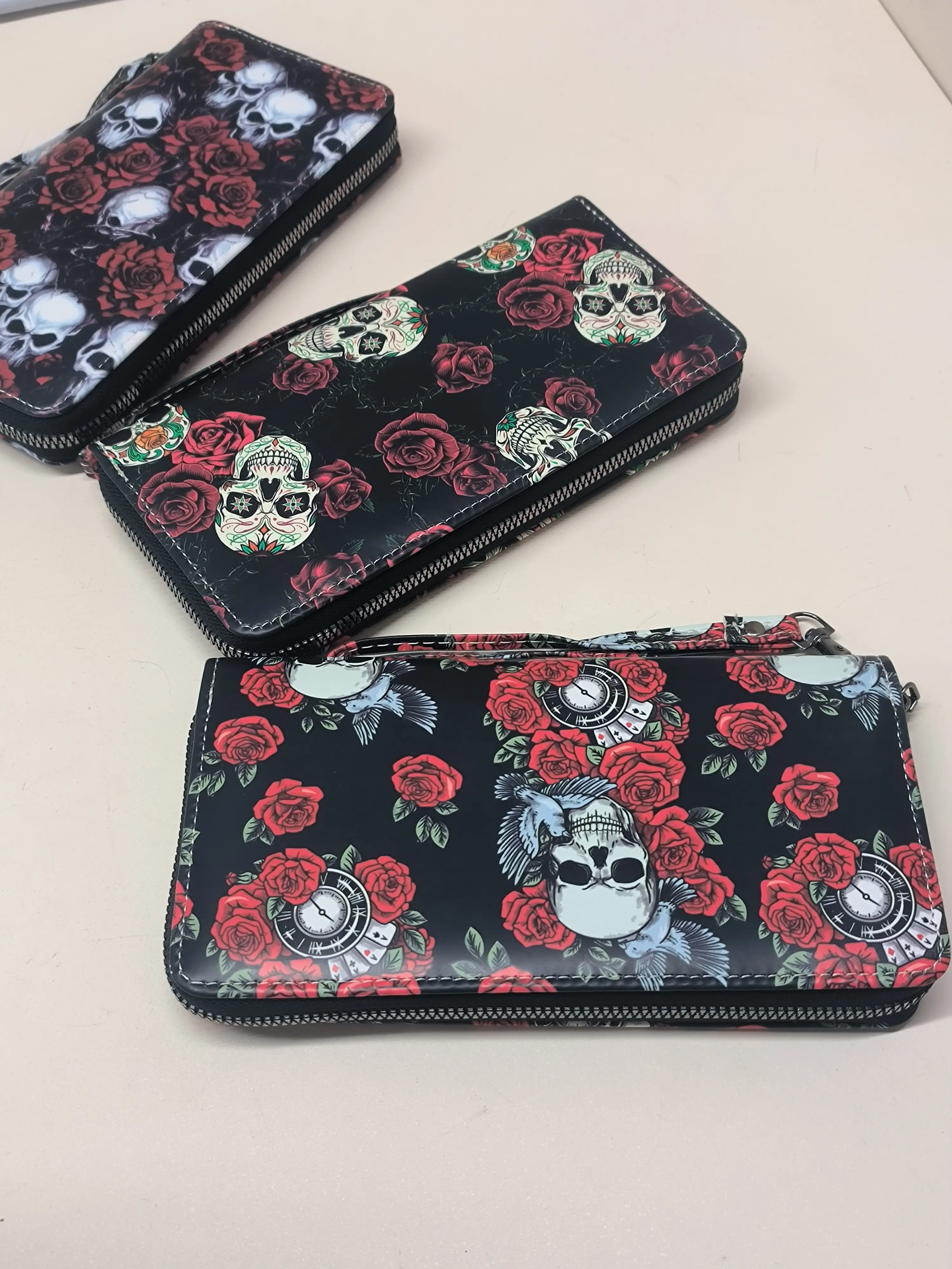Men's and Women's Universal Fashion Punk Style Wallet Card Holder, Skull Pattern Clutch and Wristbag