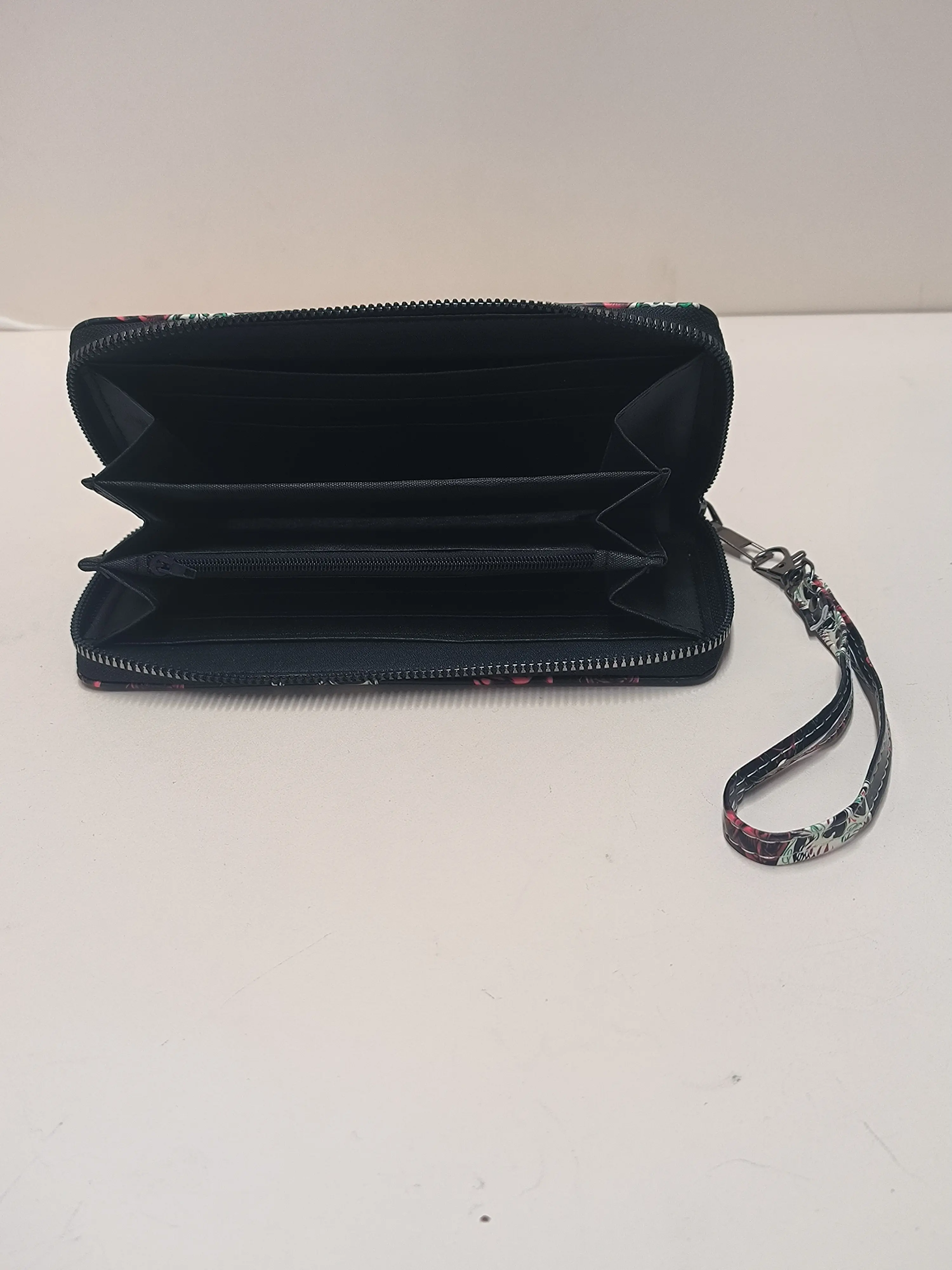 Men's and Women's Universal Fashion Punk Style Wallet Card Holder, Skull Pattern Clutch and Wristbag