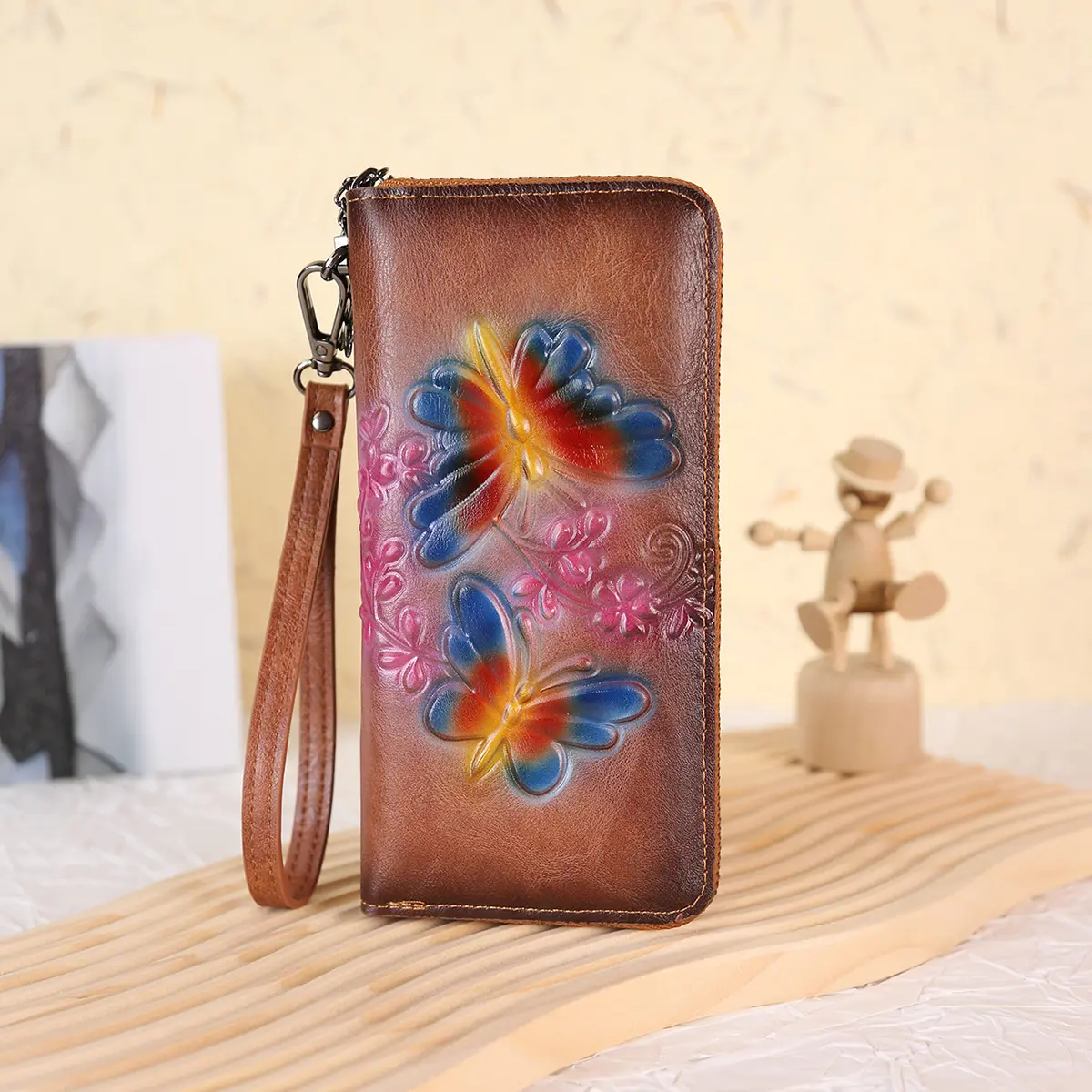Ladies' Handheld Bag Retro Butterfly Embossed Long Wallet Handmade Spray Painting Craft Zipper Handheld Bag Fashion European and