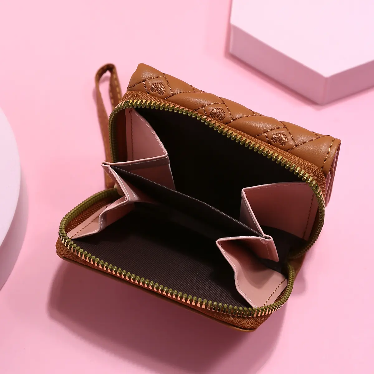 New Women's Short Wallet with Love Embroidered Three Fold Folding Wallet Card Bag Multi Card Position Wallet
