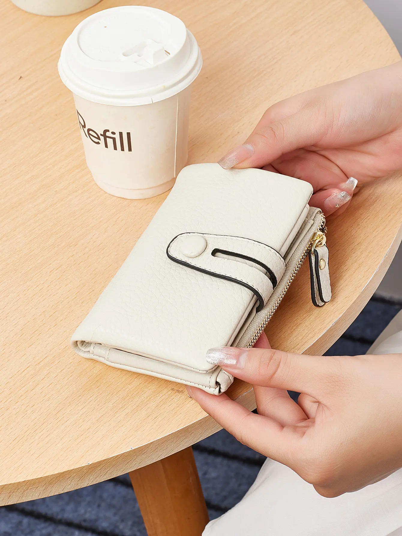 Women's Short Wallet Small 100% Leather Designer Three fold Card Clip Zero Wallet Fashion Women's Handheld Bag
