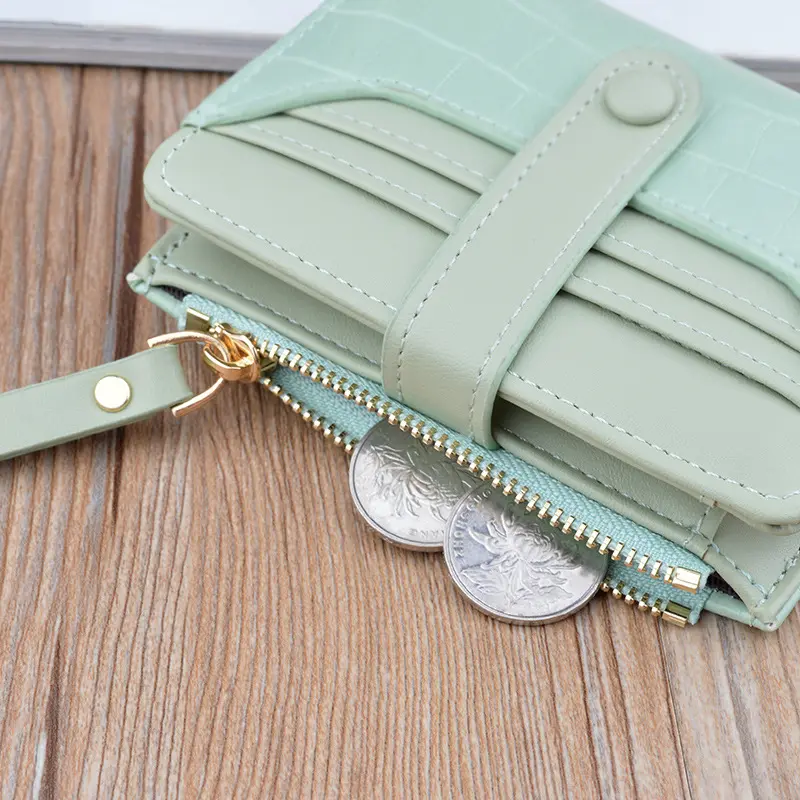 Four Seasons Women's Short Wallet Fashion Crocodile Pattern Zipper Buckle Bag Student Card and Change Storage