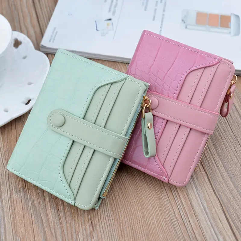 Four Seasons Women's Short Wallet Fashion Crocodile Pattern Zipper Buckle Bag Student Card and Change Storage