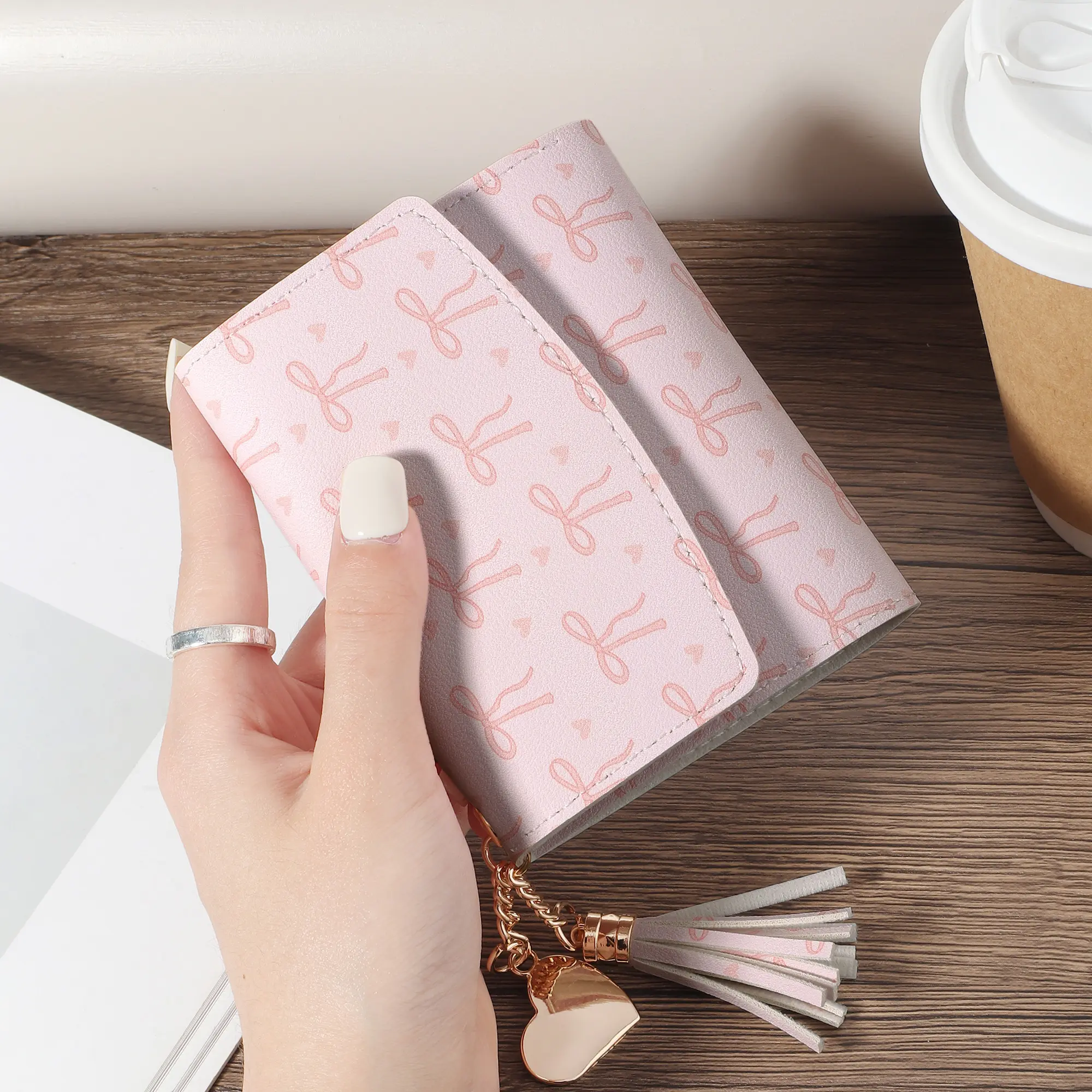 Fashionable women's multifunctional short high-quality credit card storage bag, simple and casual multifunctional card holder, m