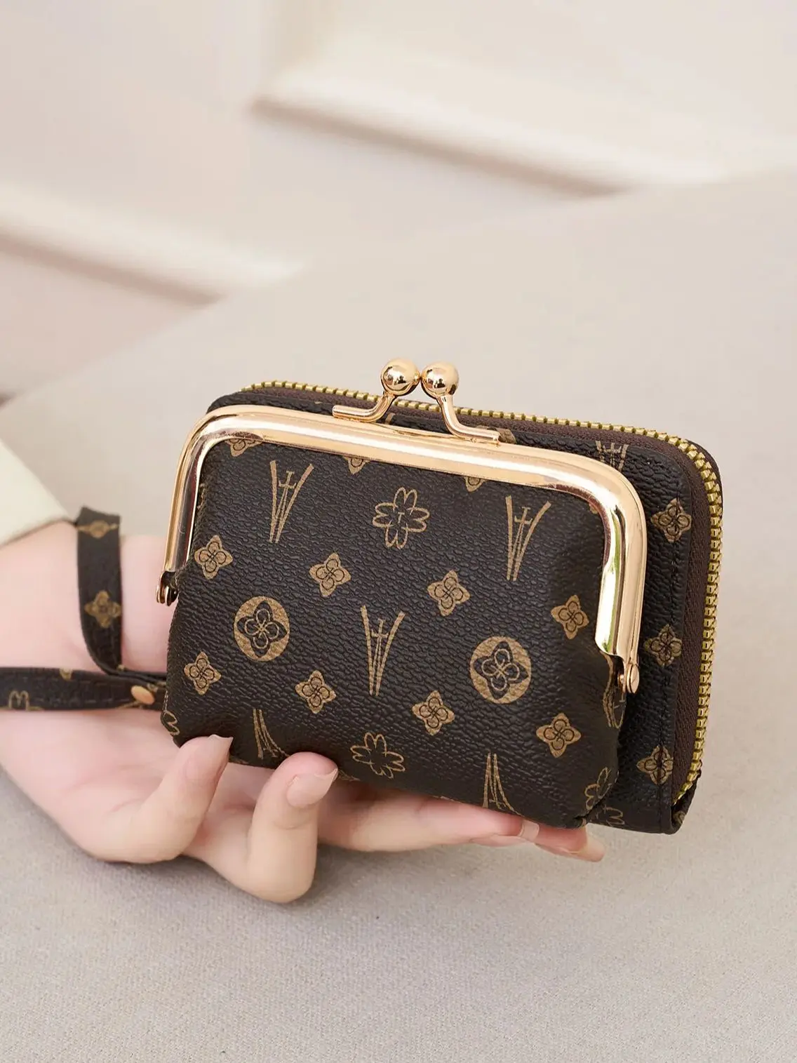 Women's Wallet Fashion Print Short Coin Purse Retro Multi-function Accordion Card Holder Money Clip with Wristband and Kiss Lock