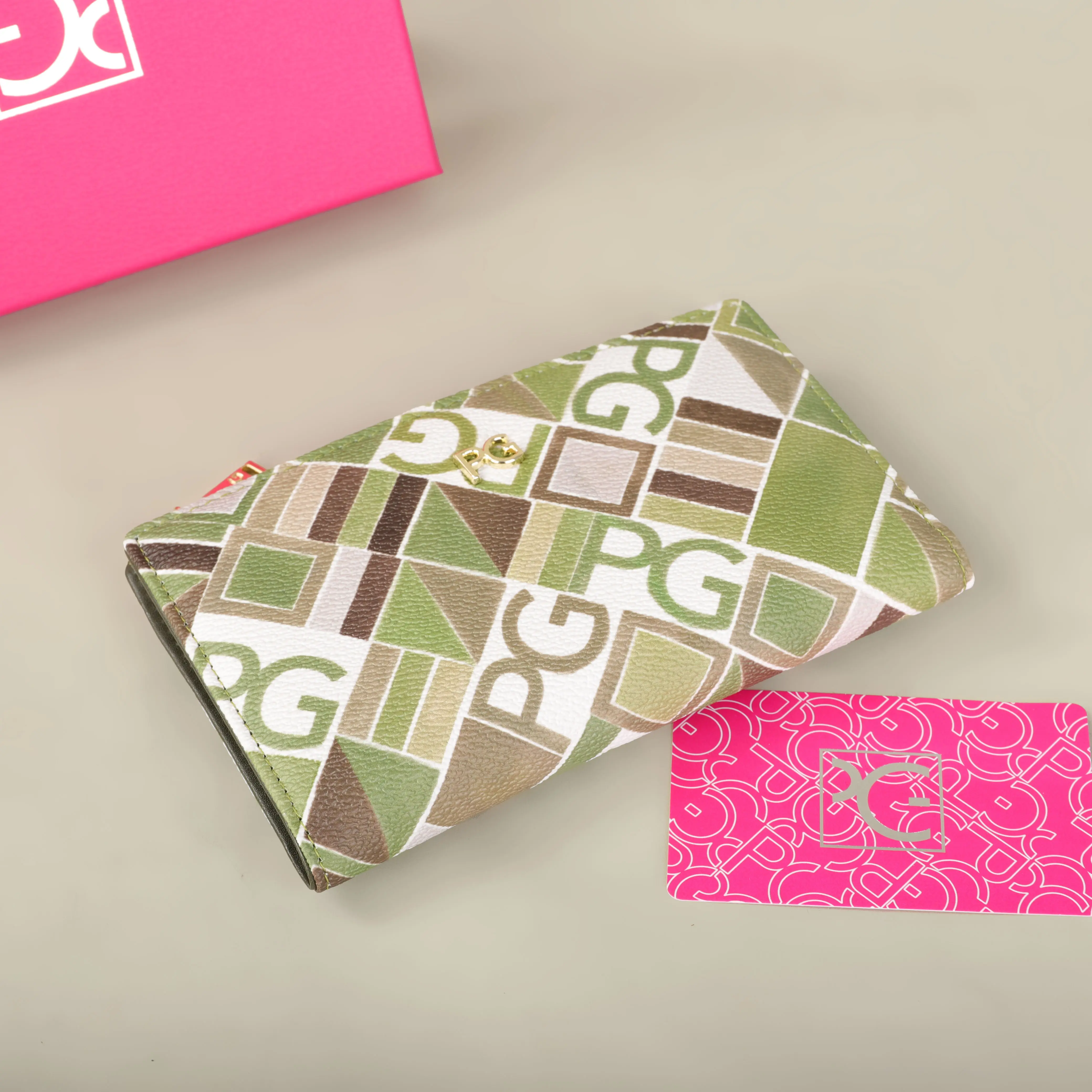 PG Women's Wallet Fashion Letter Color Pattern Classic Retro Long Storage Wallet PVC Material Women's Wallet