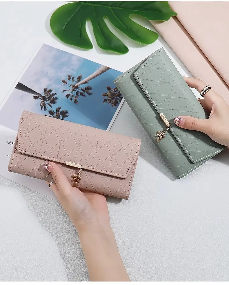 2024 summer new Korean version of high texture PU Diamond lattice personality leaf pendant three fold bag multi-card can be expa
