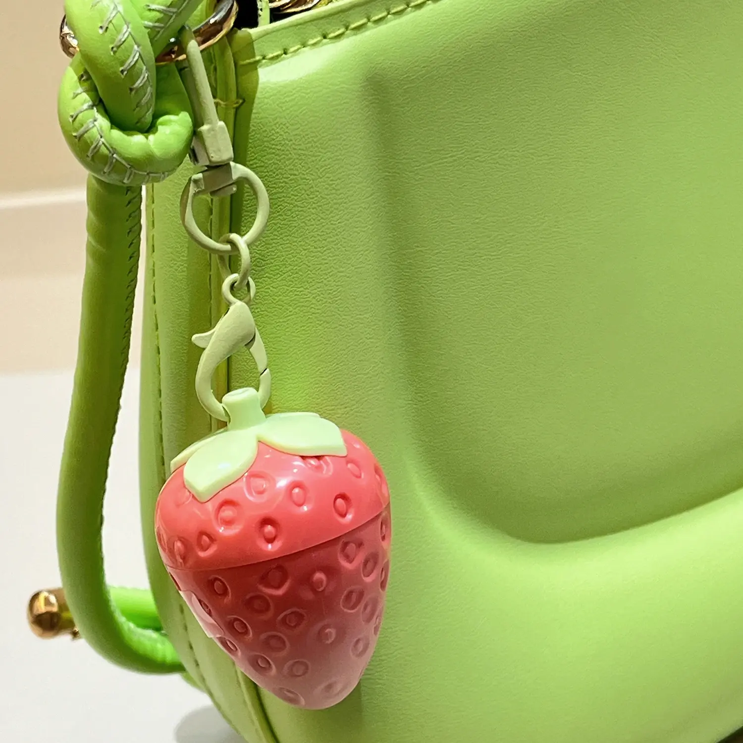 Strawberry Keychain Warming Lip Balm Long Lasting Moisturize Pink Tint Color-changing Lipstick Fruity Lips Base Cream Stick New