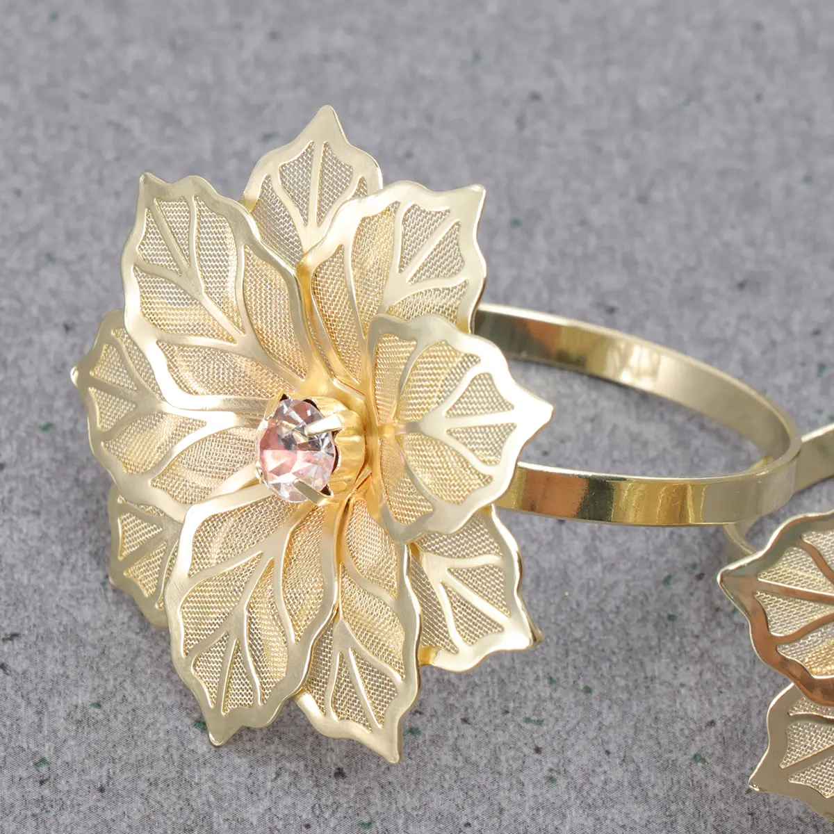 12 Pcs Ring Alloy Holder Elegant Flower Design Mouth Cloth Napkin Ring Mouth Cloth Table Decor Golden Simple Kitchen Barware