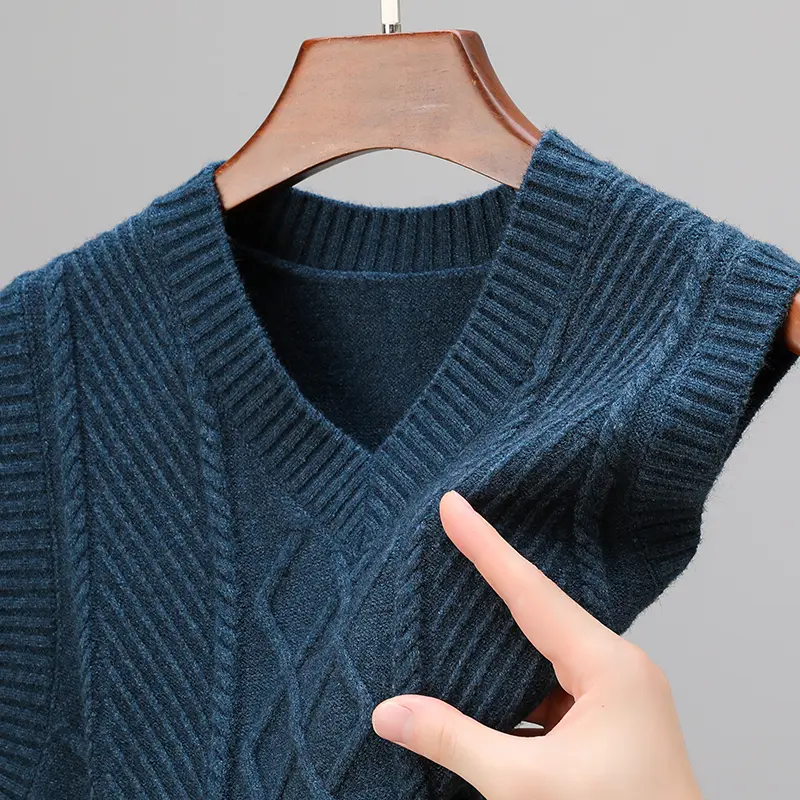 High quality luxury autumn and winter V-neck jacquard men's sleeveless vest knitted sweater vest fashionable casual camisole