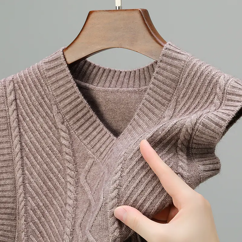 High quality luxury autumn and winter V-neck jacquard men's sleeveless vest knitted sweater vest fashionable casual camisole