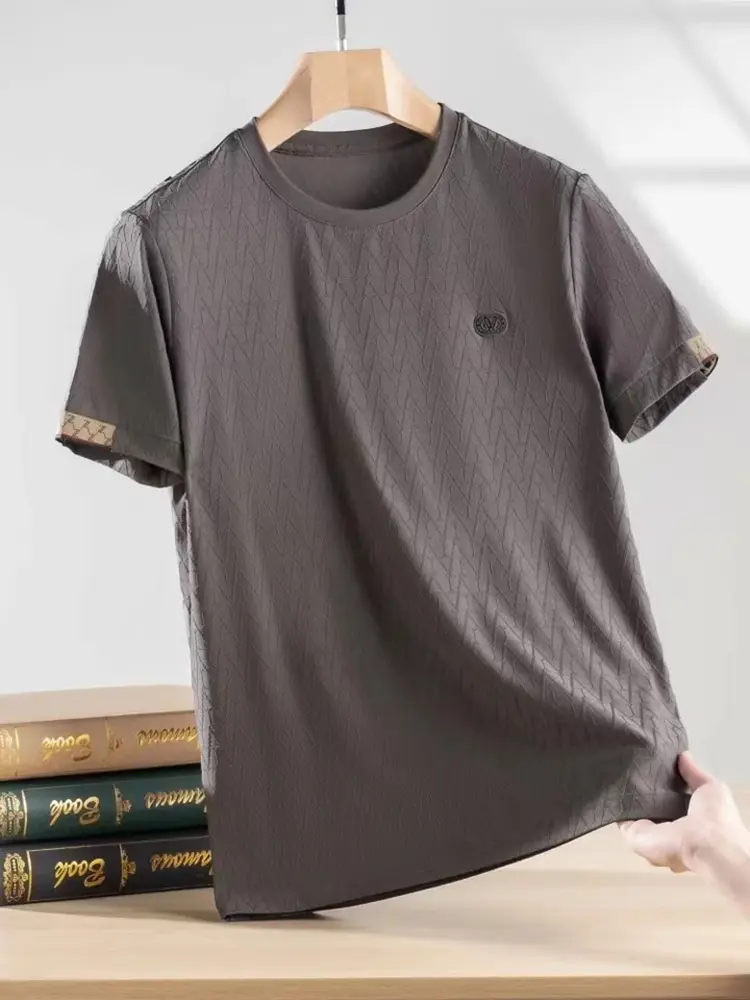 Summer Ice Silk Breathable Short sleeve T-shirt Men Round Neck Casual Top Brand Fashion Jacquard Solid Color Casual Half Sleeve