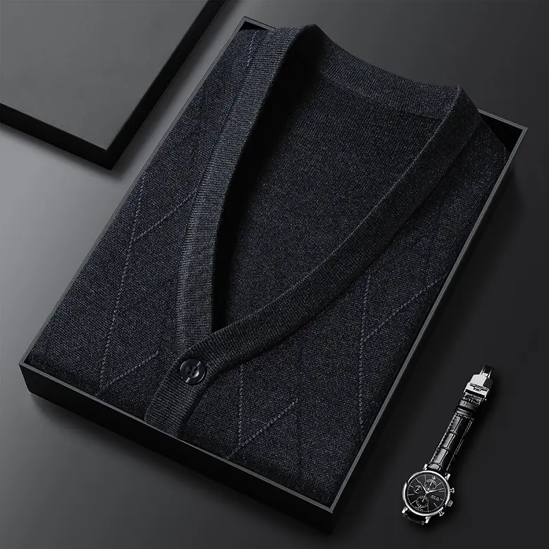 Advanced autumn and winter fashion luxury V-neck striped button sleeveless knitted vest man classic business casual outer set