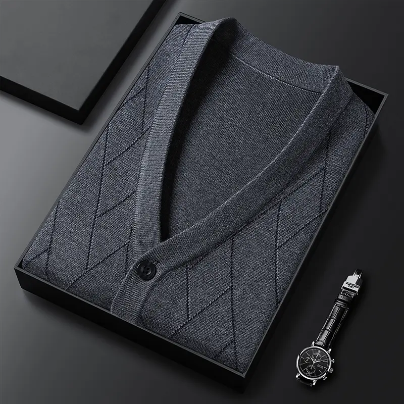 Advanced autumn and winter fashion luxury V-neck striped button sleeveless knitted vest man classic business casual outer set