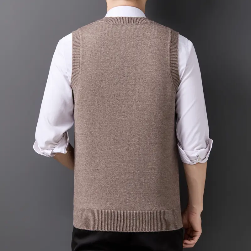 High end luxury autumn and winter fashion V-neck vest men sleeveless vest fashionable jacquard casual business knit sweater coat
