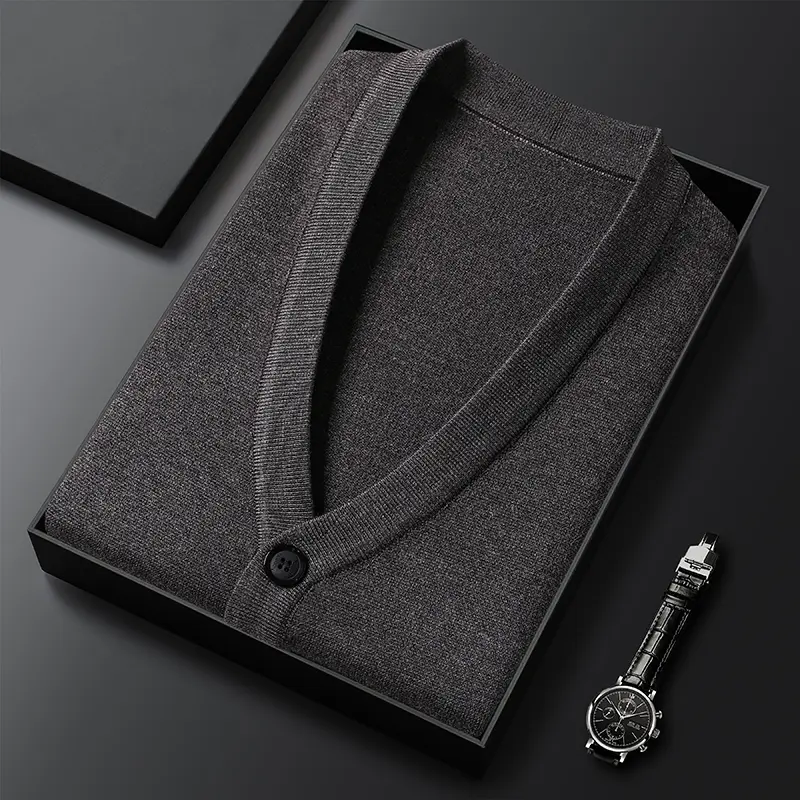 Luxury autumn and winter single breasted V-neck vest men fashionable pocket sleeveless knitted vest business casual vest caot