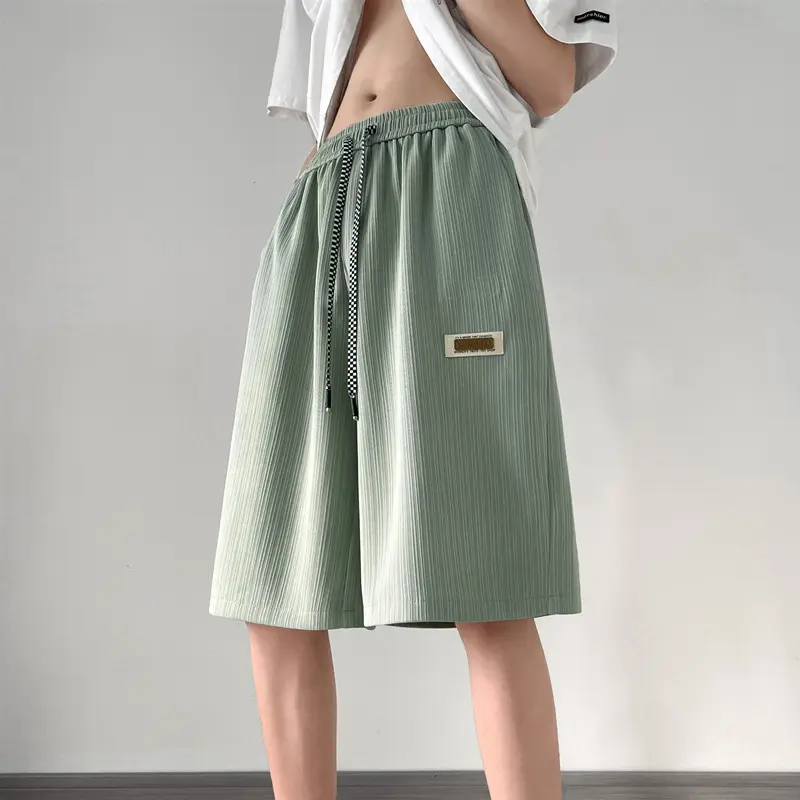 Casual pleated ice silk shorts for men in summer, thin and quick drying beach pants, loose pants for sports and leisure