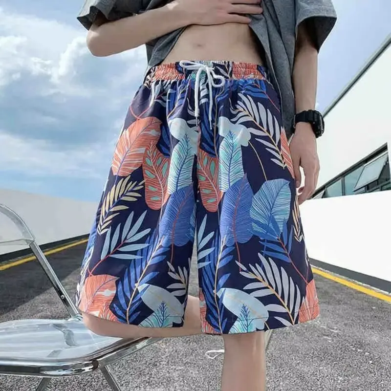 Beach shorts for men in summer, thin and quick drying swimsuits, trendy printed large shorts, loose sleepwear, casual cropped pa