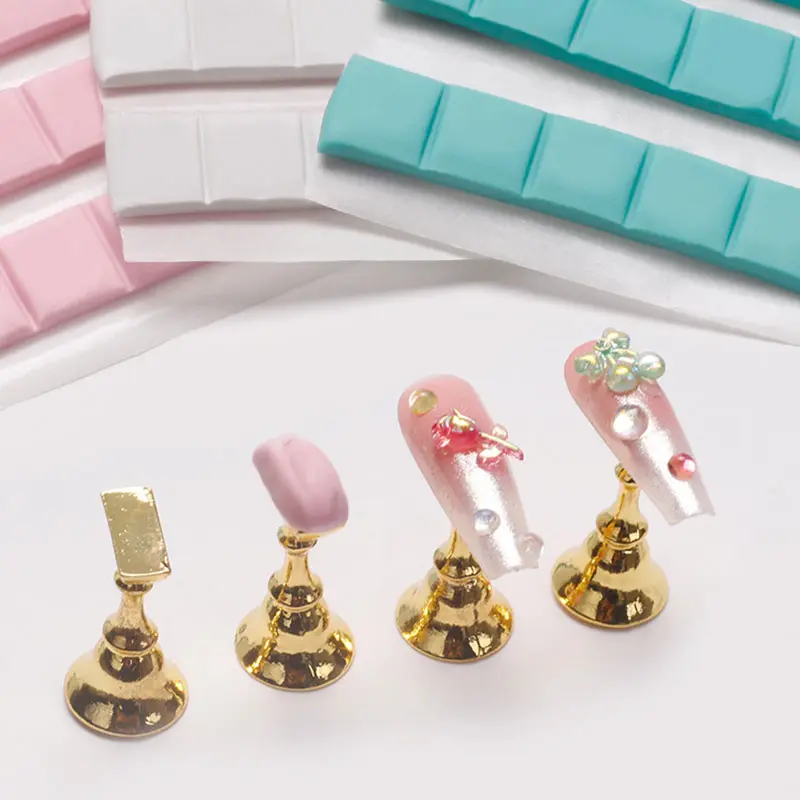 Multi-color Magnetic Nail Tip Display Magnet Nail Art Practice Stand Holder UV Gel Polish Showing Shelf Manicure Tools