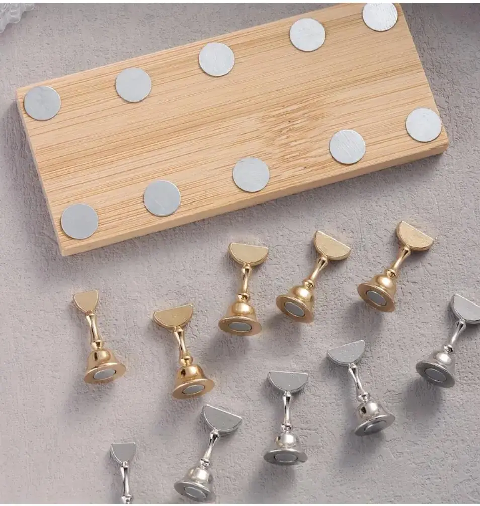10Pcs/Pack Nail Holder Practice Display Stand Magnetic False Nail Tips Showing Shelf Manicure Salon Fingernail DIY Exercise Tool