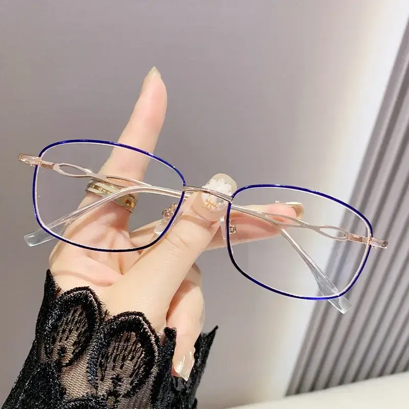 Anti Blue Light Presbyopia Glasses Trendy Metal Small Frame Reading Glasses for Women Portable High-definition Eyeglasses