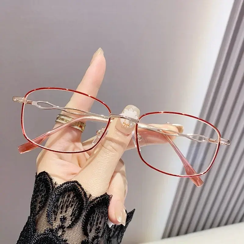 Anti Blue Light Presbyopia Glasses Trendy Metal Small Frame Reading Glasses for Women Portable High-definition Eyeglasses