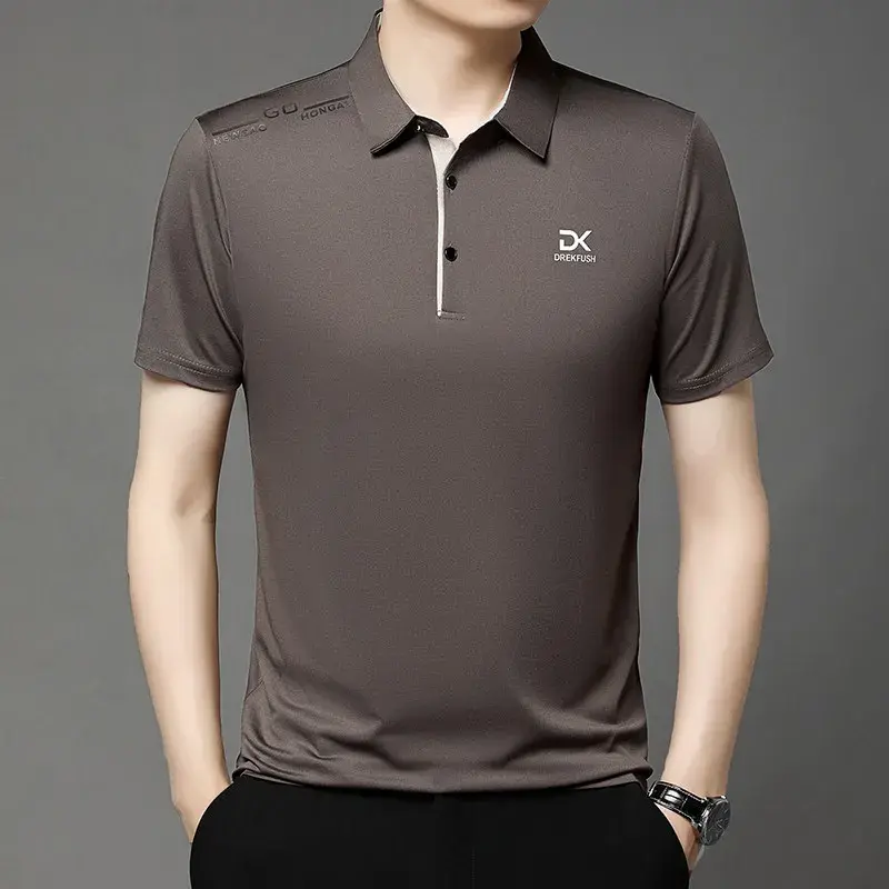 New Men's Business Casual Short Sleeved Shirt with Badge Solid Color Polo Shirt Fashionable Breathable Comfortable Versatile Top