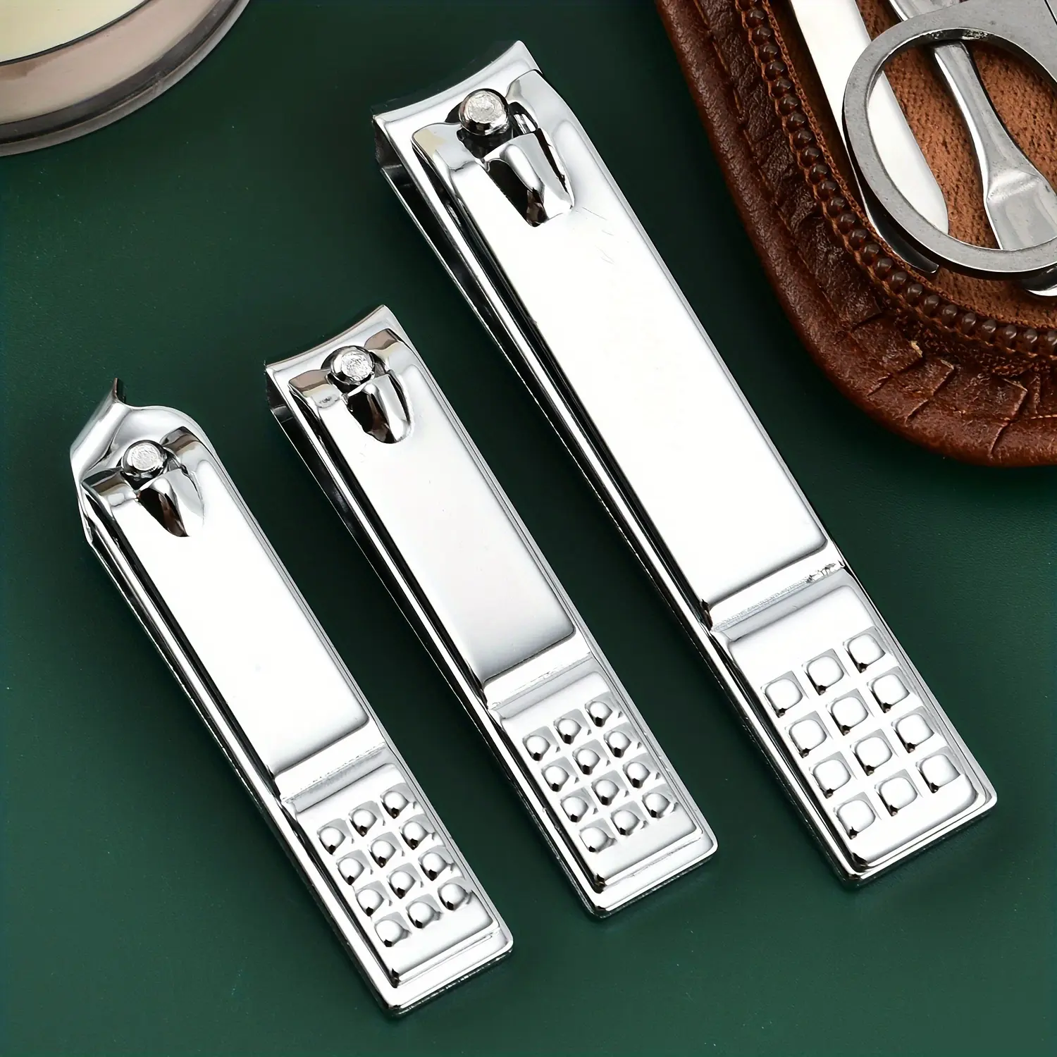 Manicure Set Professional Nail Clipper Kit-26 Pieces Stainless Steel Manicure Kit,nail Care Tools with Luxurious Travel Case