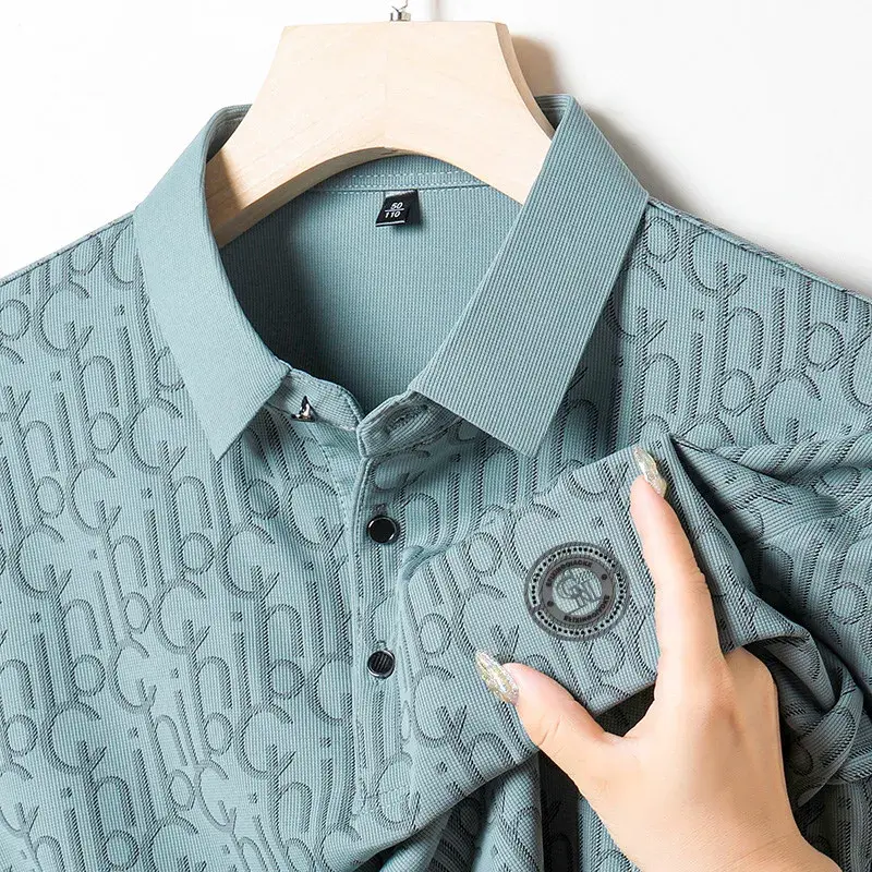 New Men's Business Casual Short Sleeved Shirt with Badge Solid Color Polo Shirt Fashionable Breathable Comfortable Versatile Top