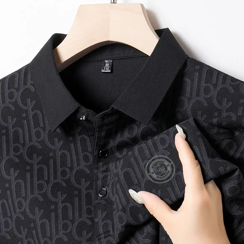 New Men's Business Casual Short Sleeved Shirt with Badge Solid Color Polo Shirt Fashionable Breathable Comfortable Versatile Top