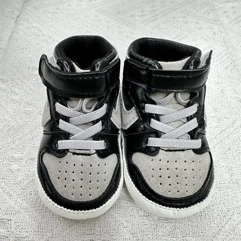 Spring and Autumn Baby Shoes Classic Trendy PU High Top Sports Shoes Basketball Shoes Soft Sole Lightweight Walking Shoes